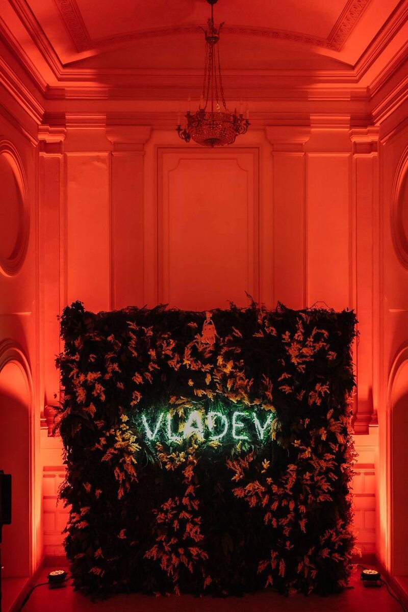     Новое выставочное пространство VLADEY