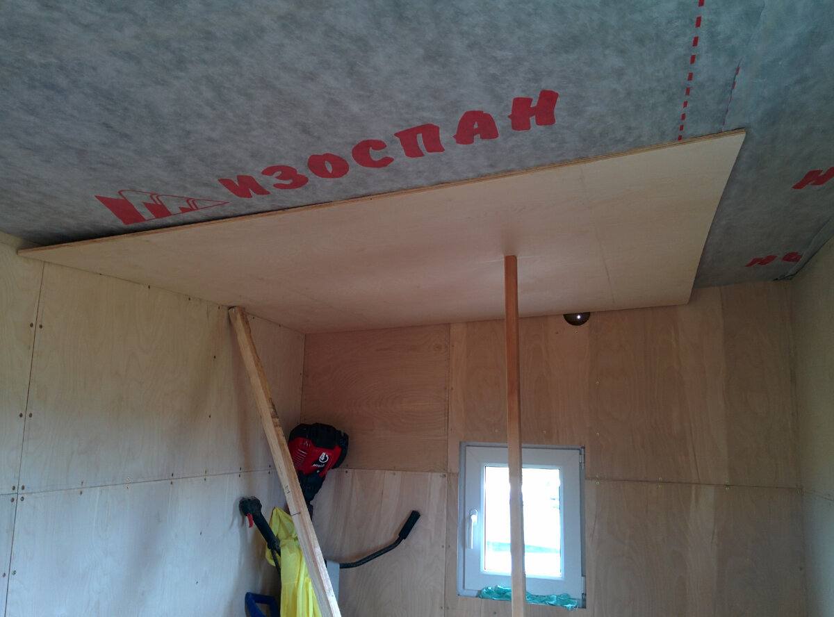 Потолок в гараже из фанеры