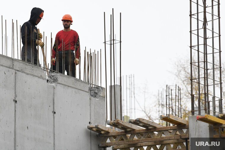    Василий Паршаков проинспектировал строительные площадки в Тазовском