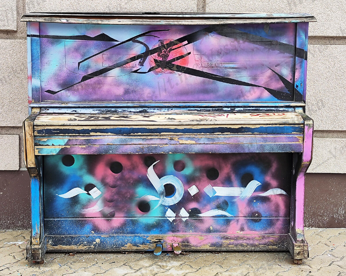 Фото автора. Около здания