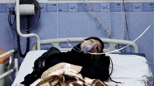Одна из отравленных иранских школьниц в больнице. Фото с сайта Reuters