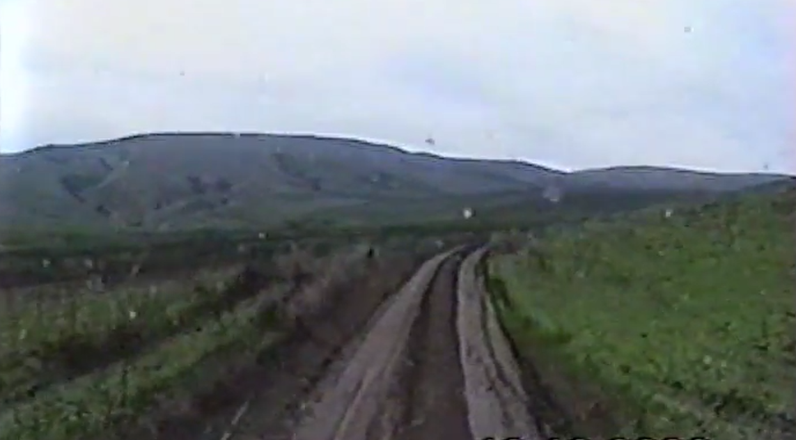 Грунтовая дорога вдоль Терского хребта. Фото из архива автора