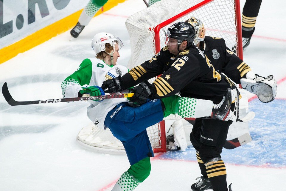     Уфимцы активно атаковали.  ХК «Адмирал»