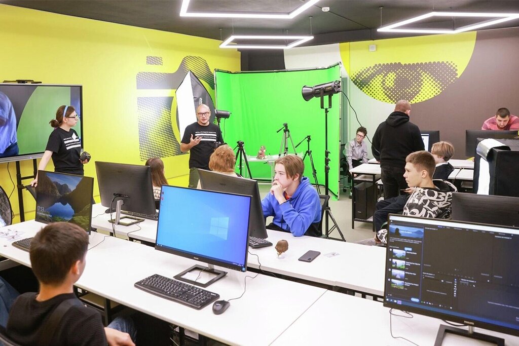    Учеников 5−11-х классов там будут учить дизайну, звукорежиссуре, анимации и 3D-графике.