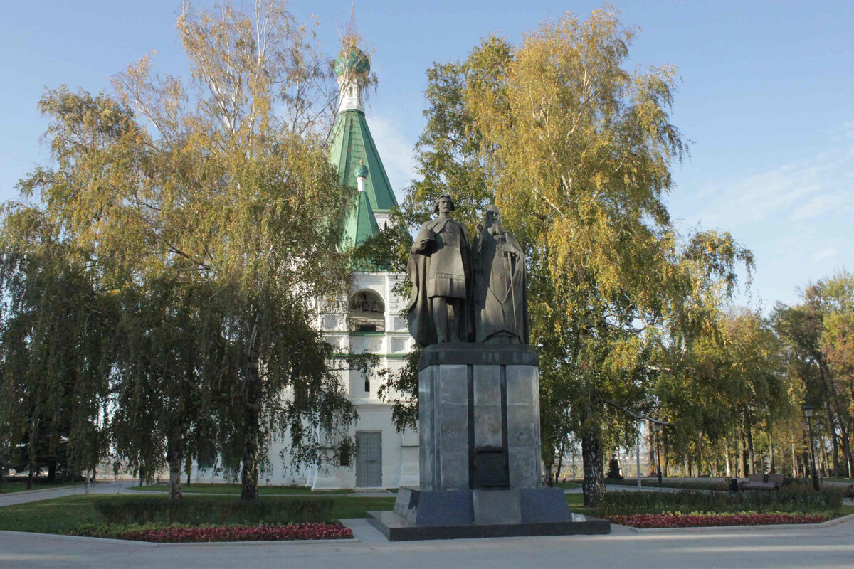 Памятник князю Георгию Всеволодовичу и святителю Симону Суздальскому