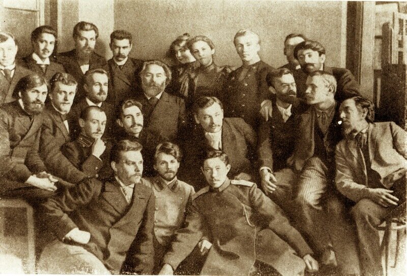 1     1897 А.И.Куинджи с учениками. А.А.Борисов первый слева в первом ряду.