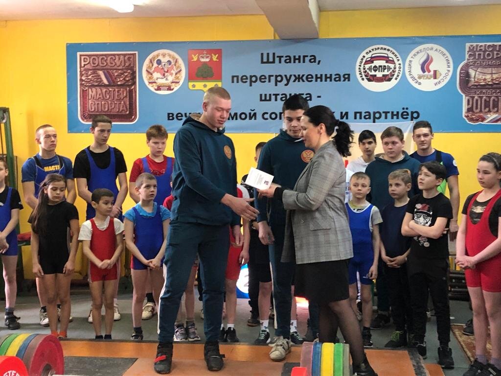 Газета в бежецке. Тяжелая атлетика. Брать, Ждановы Бежецк