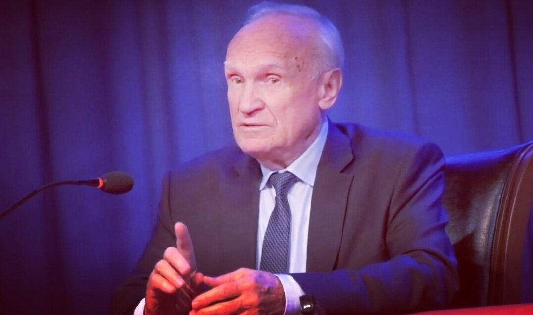 Алексей Ильич Осипов — учёный-богослов, педагог и публицист, доктор богословия, заслуженный профессор Московской духовной академии, апологет, проповедник, писатель, православный катехизатор.