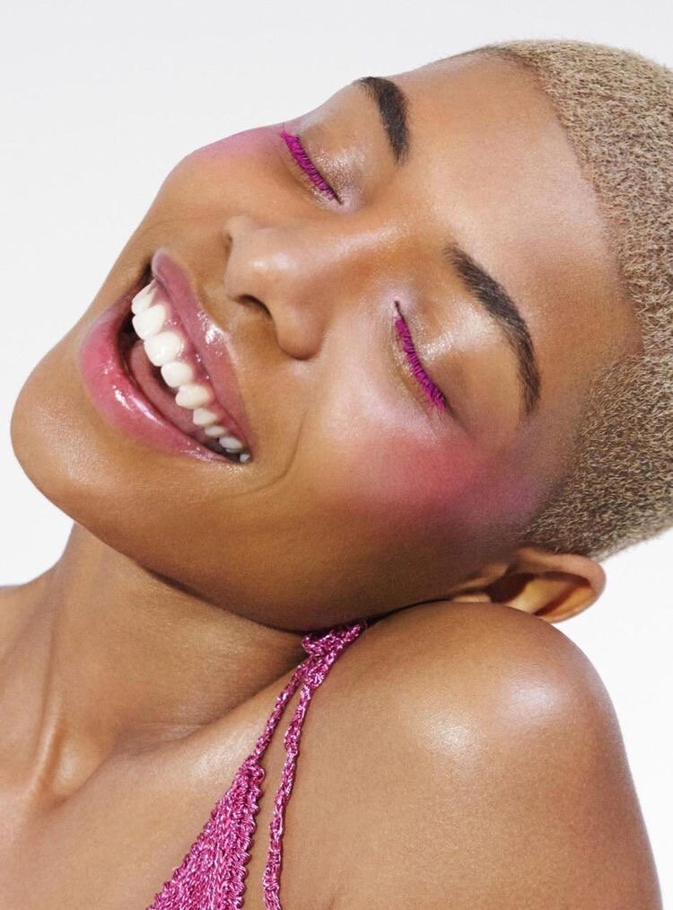 Монохром с добавлением сияния и румян