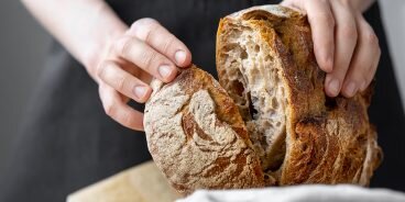 Ингредиенты

дрожжи 10 г
мука пшеничная 500 г
вода 300 мл
сахар 0.5 ч. л.
масло растительное 1 ст. л.
соль 1.5 ч. л