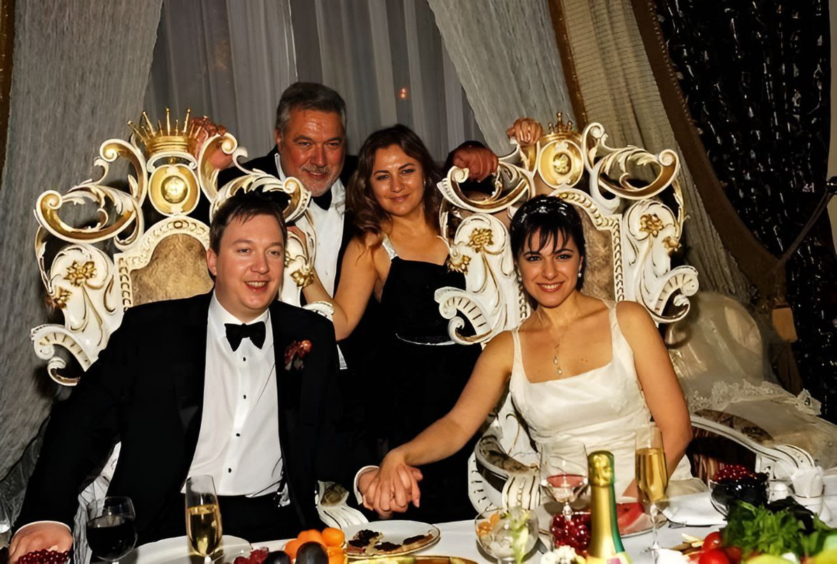 Юлий гусман. Гусман юлий соломонович с женой. Сколько лет гусману юлию. Лола гусман. Юлий гусман с женой.