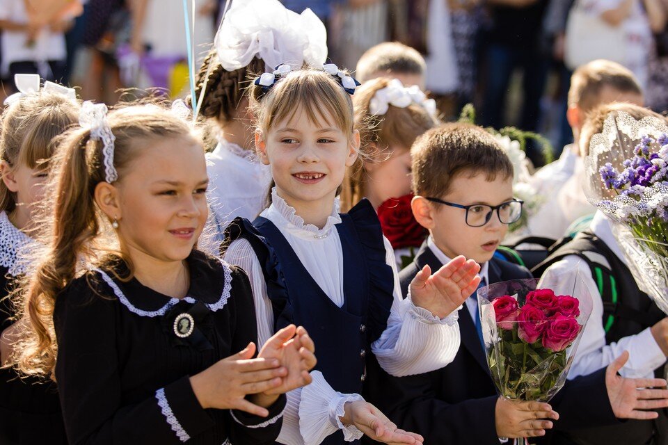     28 марта стартовала запись в первые классы школ. Валерий ЗВОНАРЕВ