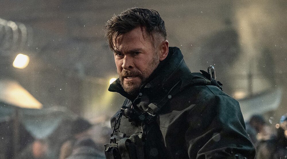     Кадр из фильма «Тайлер Рейк: Операция по спасению 2» (2023)