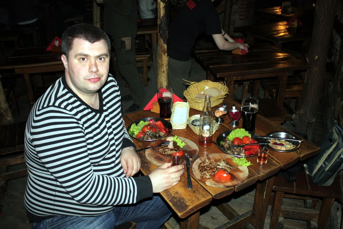 Средний вес 138-145 кг, вот так я выглядел до 2015 года