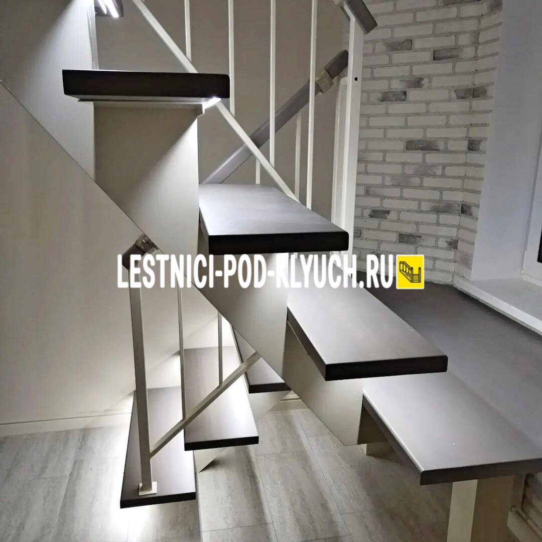 Принимаем звонки: пн-вс с 8:00 до 21:00 (+7 499 490-72-90). Электронная почта: info@lestnici-pod-klyuch.ru 