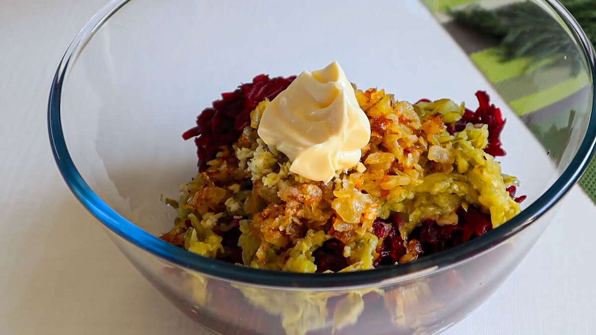 Улетный салат из свеклы! Всего 3 Банальных ингредиента, а какой он вкусный! Готовлю каждую неделю.