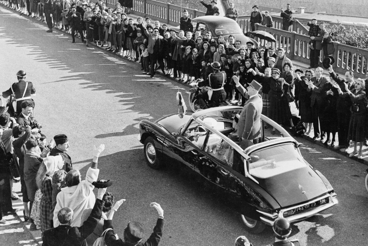    Citroen DS Шарля де Голля   
Citroen