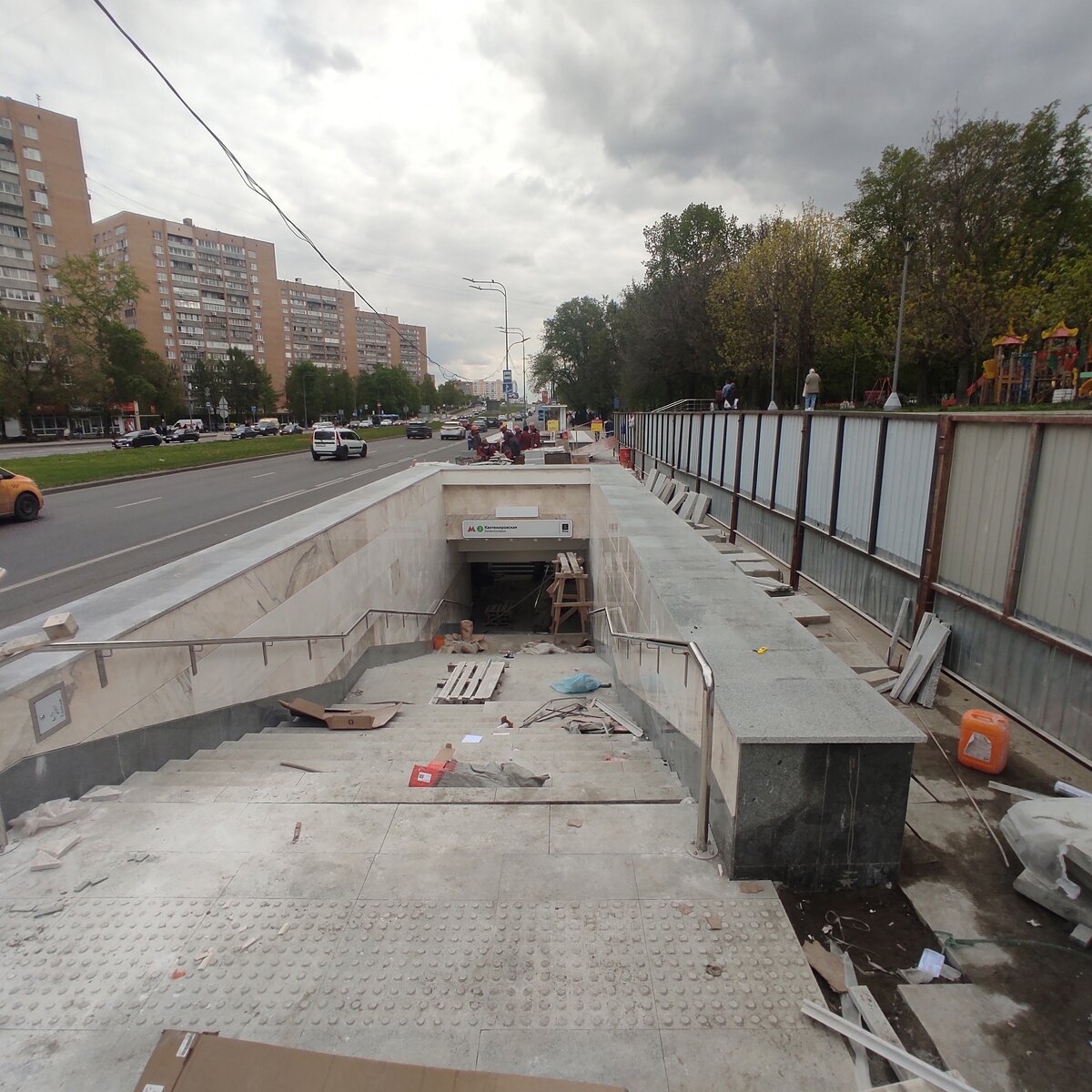вход в метро царицыно