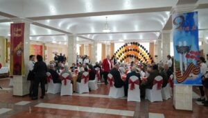  📷    Ветеранов Оренбурга в День Победы угостили солдатской кашей и фронтовыми сто грамм Белов Михаил Александрович