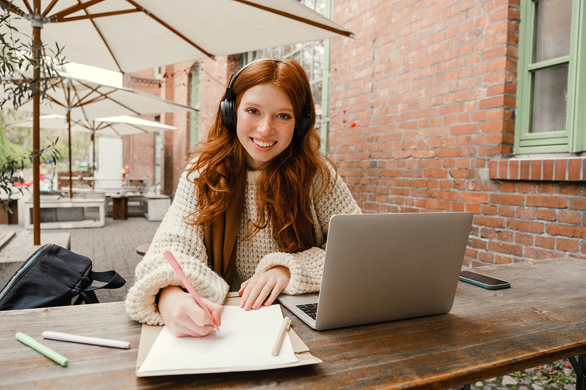    Музыка может стать отличным дополнением к видео-контенту