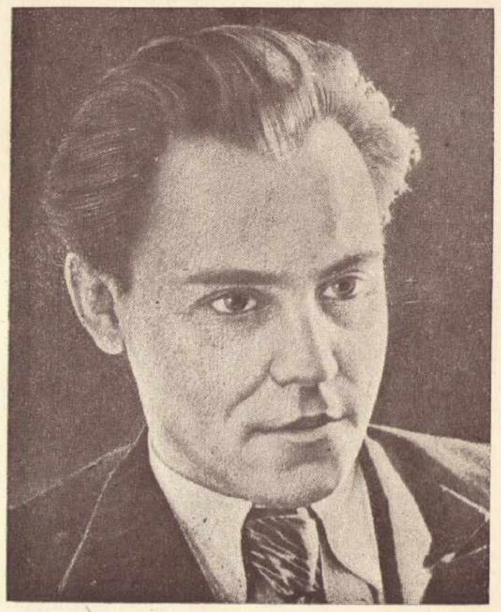 Кузьмин Александр Александрович. Художник Свердловского драмтеатра с 1935 по 1963 г..
Фото из книги "Десять лет Свердловского драматического театра 1930-1940", Издание Свердловского драматического театра, Свердловск, 1940 г.. 
