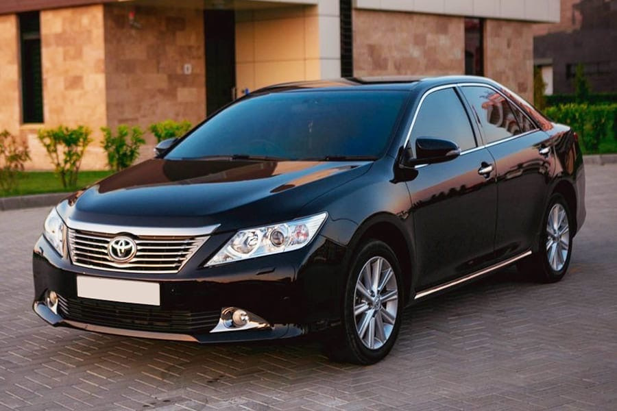 Toyota Camry 2012 чёрная