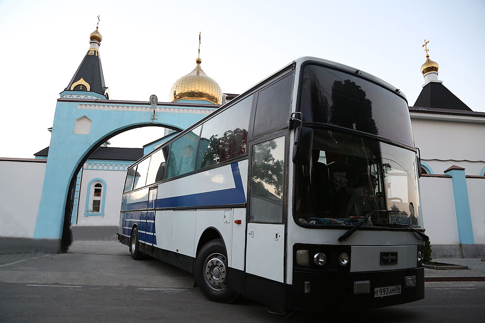 Автобусная экскурсия 3 дня. Экскурсионный автобус Дивеево. Паломнический автобус. Автобус с паломниками. Хадж автобусы.