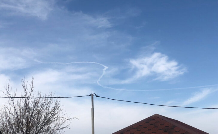    Громкий хлопок в Курске зафиксировала камера домофона, администрация региона рассказала, что это было