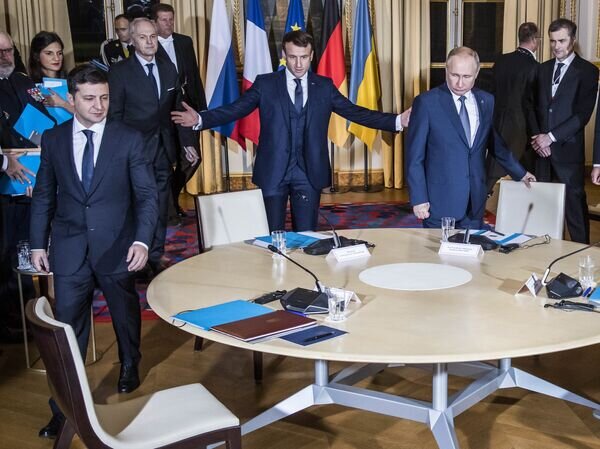    © AP Photo / Christophe Petit Tesson