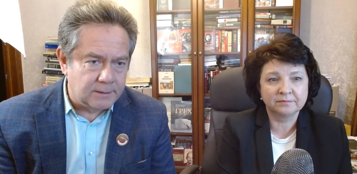 Депутат Глазкова и её помощник Платошкин отчитываются перед россиянами о проделанной работе. Отвечают на наболевшие вопросы.