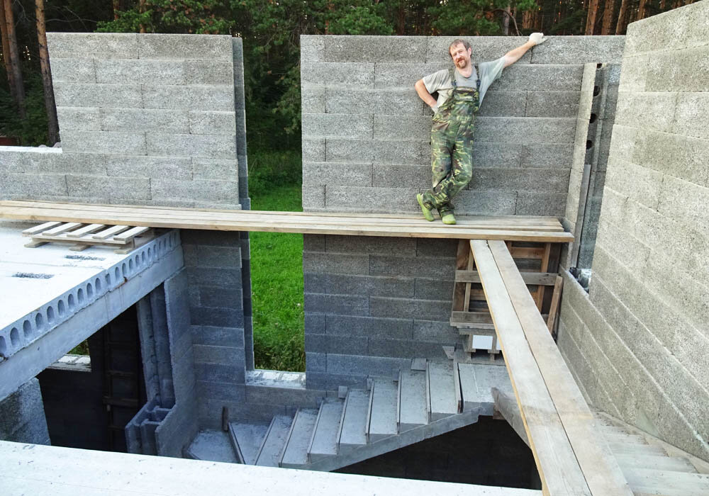 Скоро здесь будет гостиная. Очень скоро