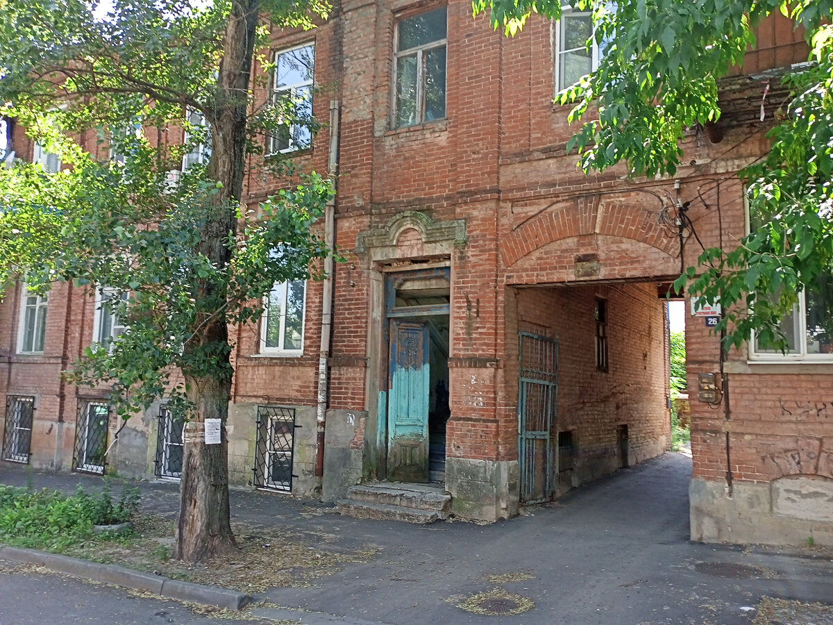 Один  из  старых  домов  Нахичевани.