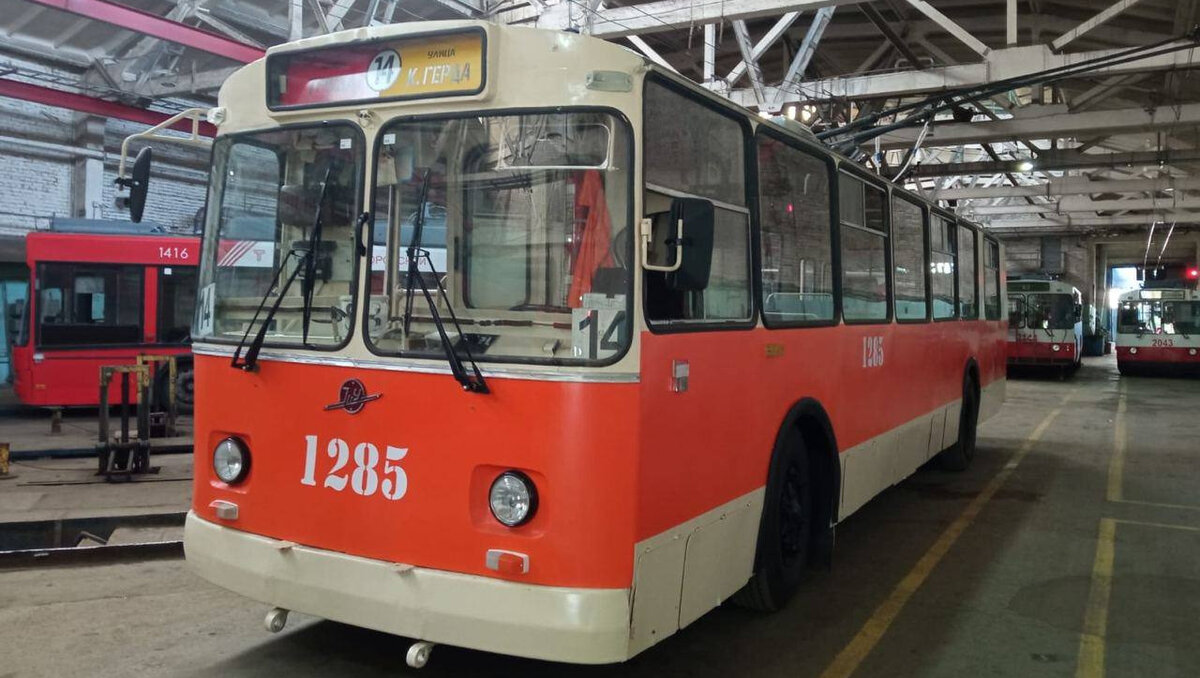 Картинка троллейбуса и автобуса