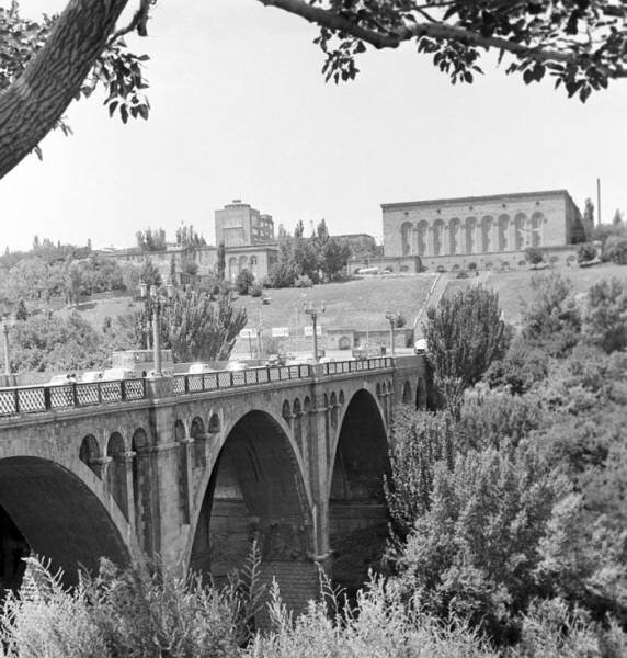 Ереванский коньячный завод.