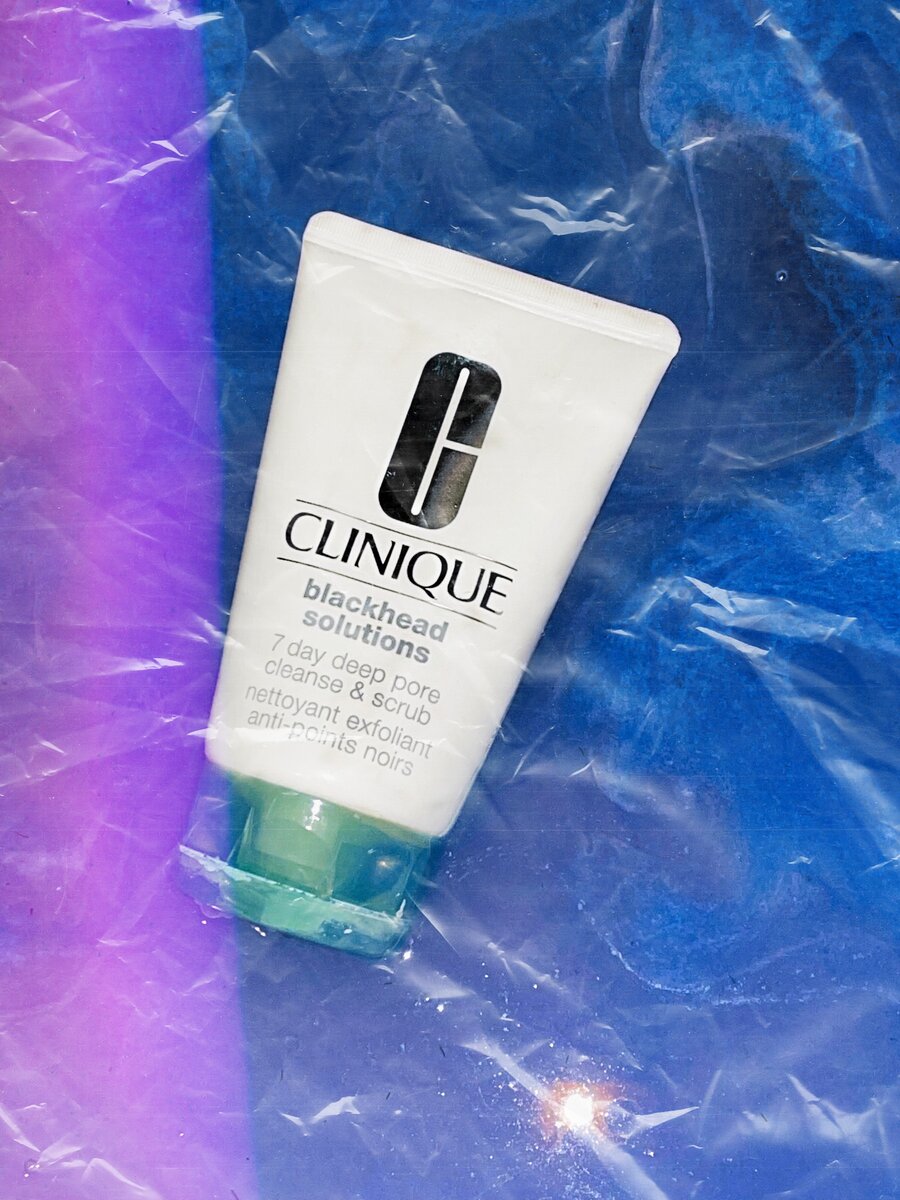 CLINIQUE blackhead solutions 7 day deep pore cleanse & scrub (photo by Victoria Finnel).