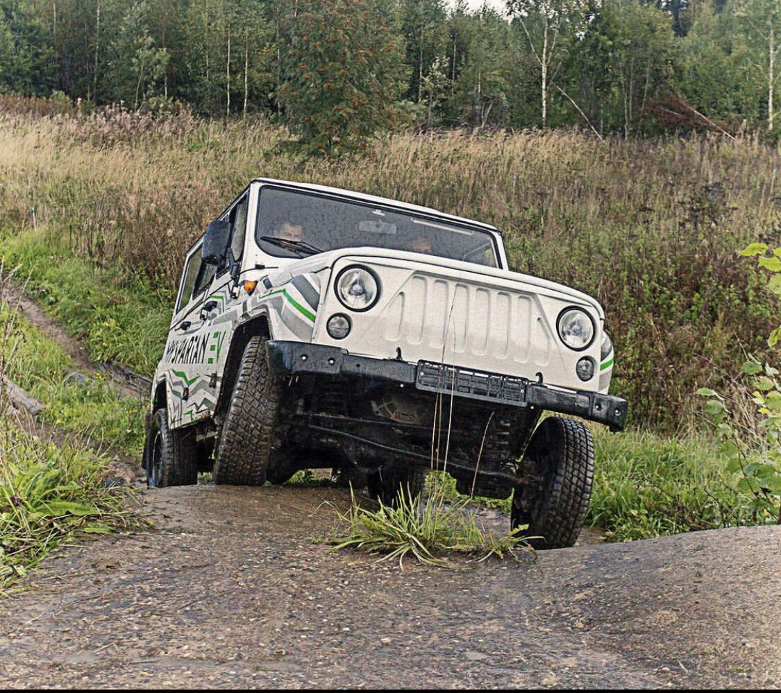 УАЗ Spartan вид спереди 