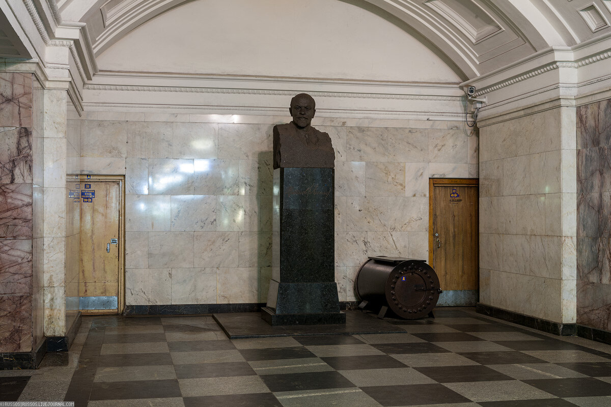 станция метро площадь свердлова в москве