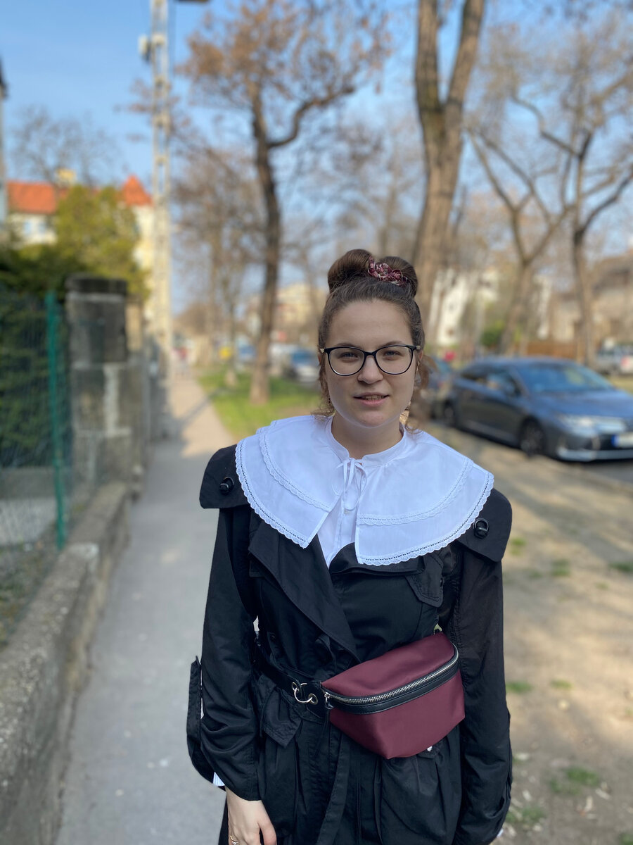 Сейчас автор сама выбирает, с кем работать, а с кем нет. 