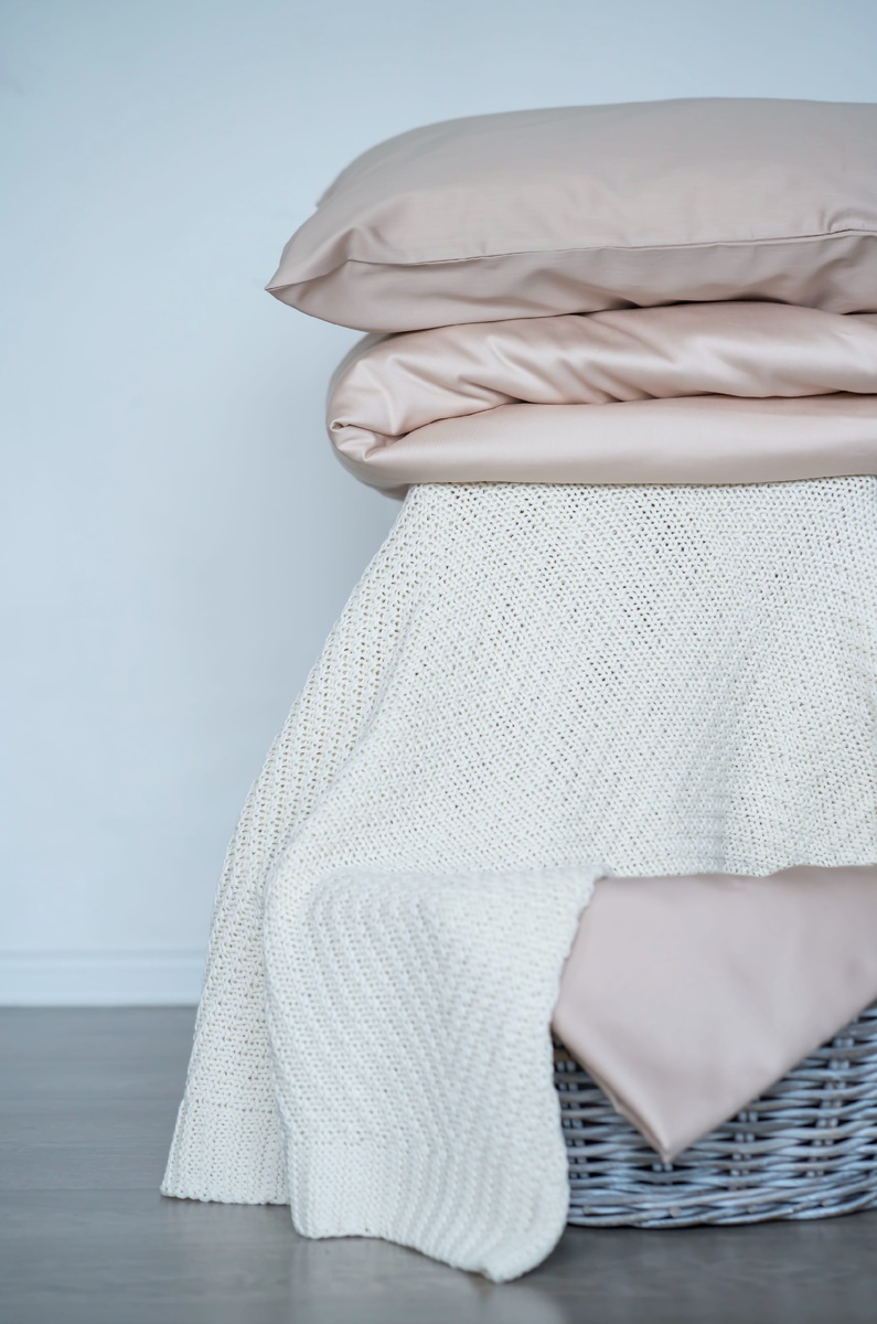 спрей для удаления пятен или пасту из пищевой соды и воды