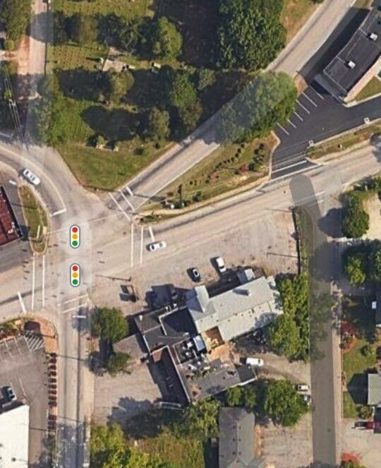 Вот попробуйте ночью найти здесь остановку, когда она обозначена табличкой, размером с альбомный лист