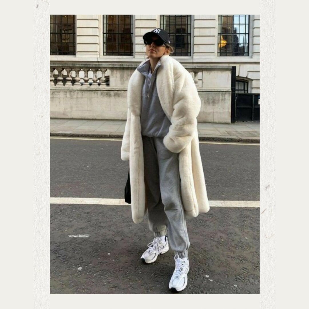 Вместо спортивного костюма носим трикотажный.