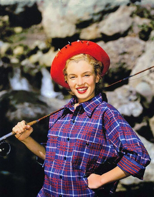 Источник - https://www.boredpanda.com/early-marilyn-monroe-photography-richard-miller/?utm_source=google&utm_medium=organic&utm_campaign=organic