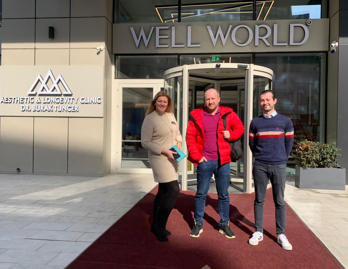 Посмотрел, как пересаживают волосы в Турции и узнал, почему все туда ...