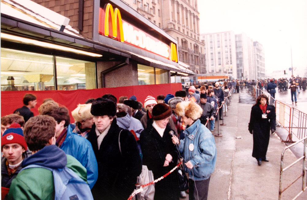 Очередь в макдональдс 1990 фото москва