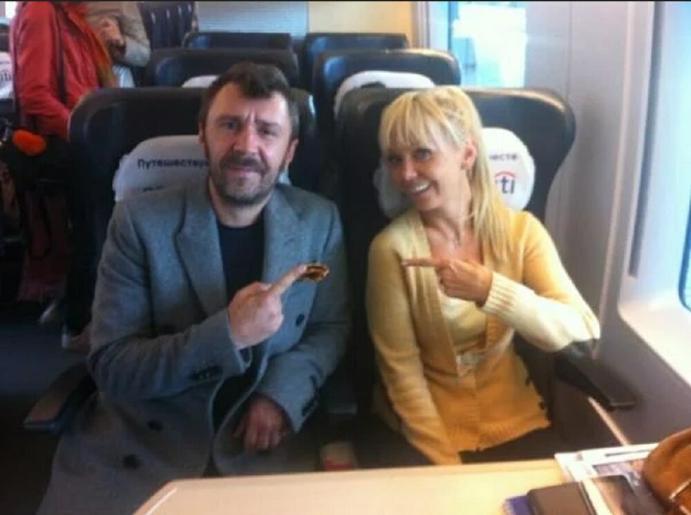    Сергей Шнуров и Светлана Костицына, Соцсети