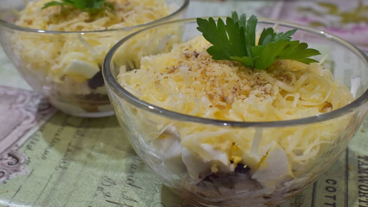 Салат Каприз. Салаты на праздничный стол. 