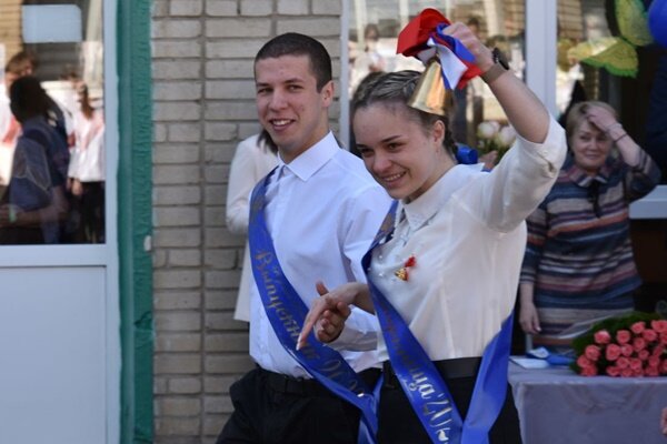 Последний звонок в школе №17. Фото Софьи Черновой