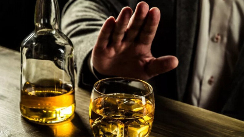 Трезвенники выпивохам кажутся людьми циничными и неприятными.