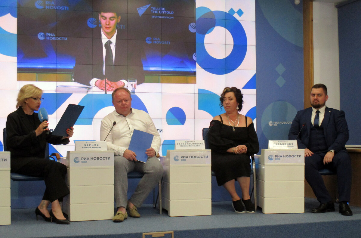 На пресс-конференции