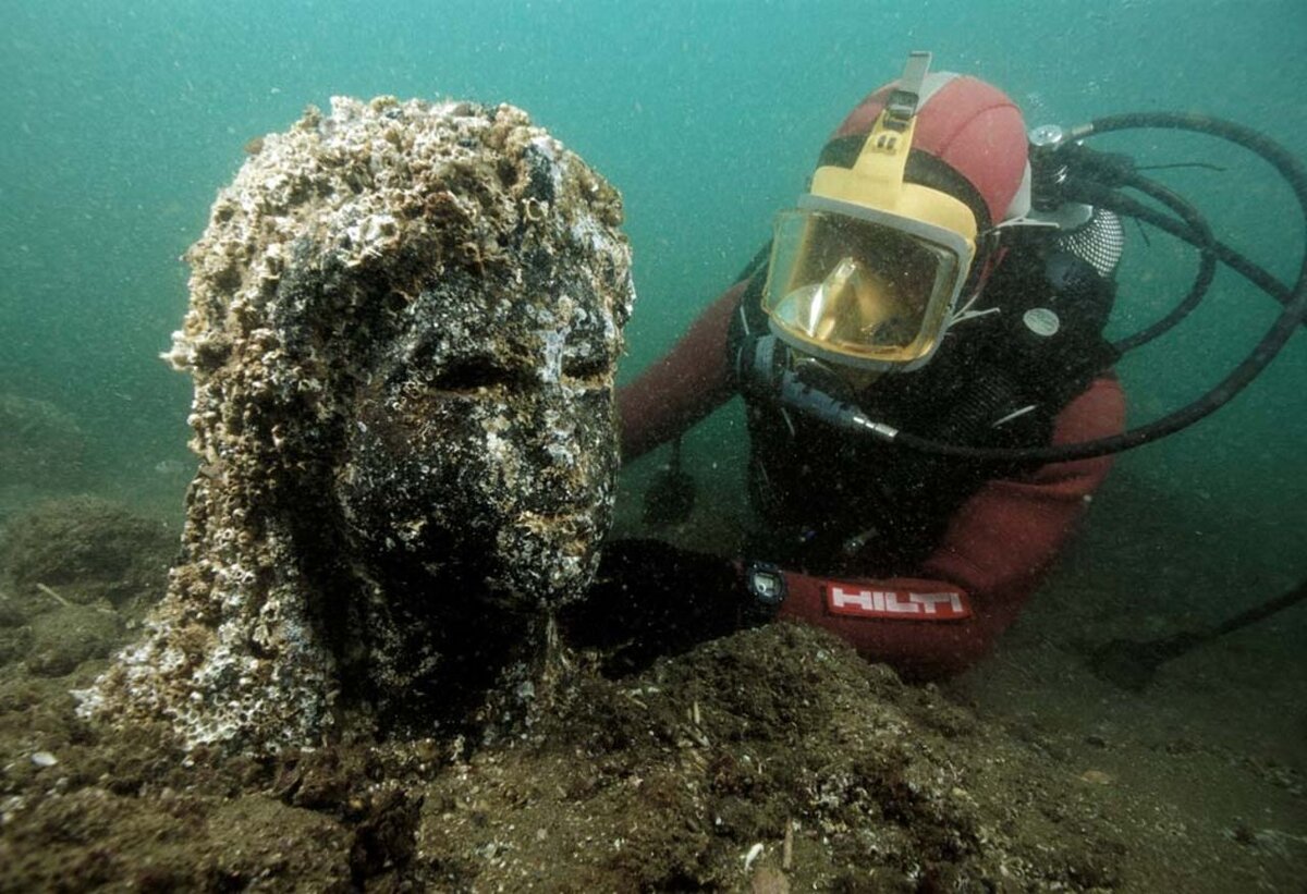 Одна из находок на морском дне.